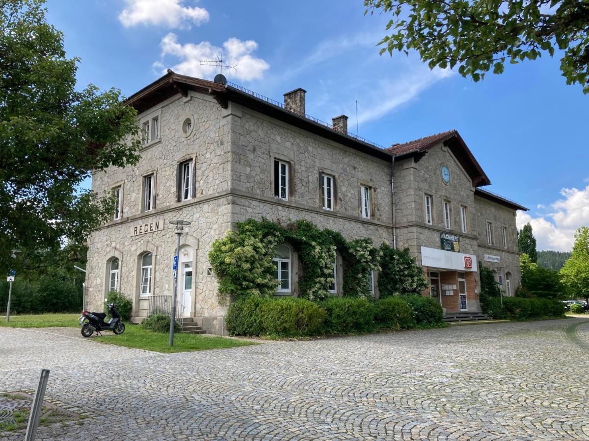 Ferienwohnung Bahnhof Regen Mit Wellness Екстериор снимка